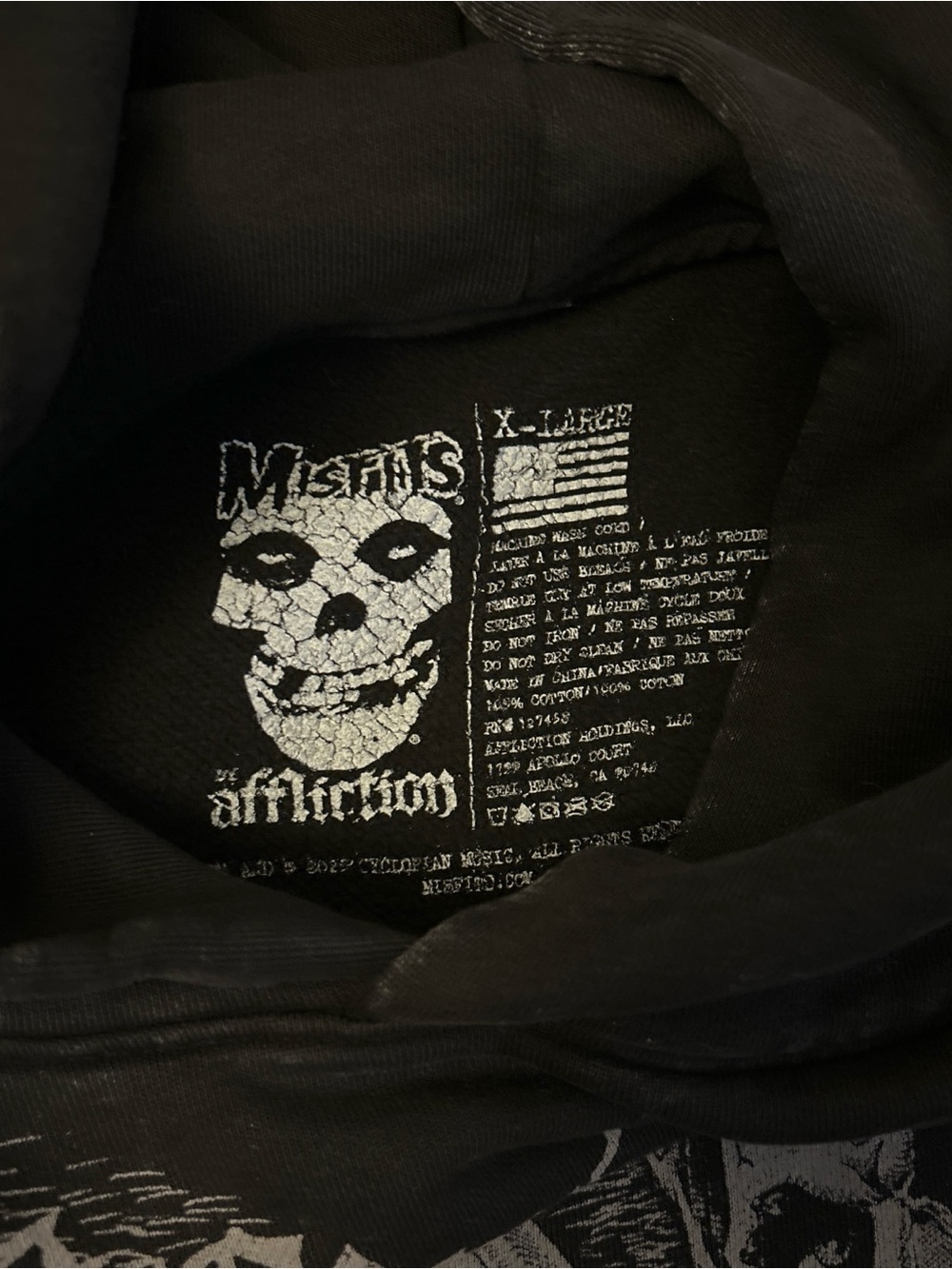 Affliction Black Hoodie with White Cracked Skull Graphic - Picture 3 of 4